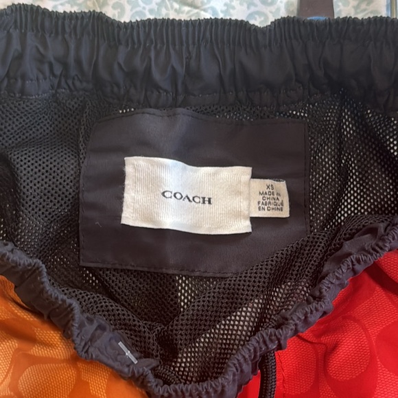 Coach men’s color block signature swim trunk - Picture 8 of 9
